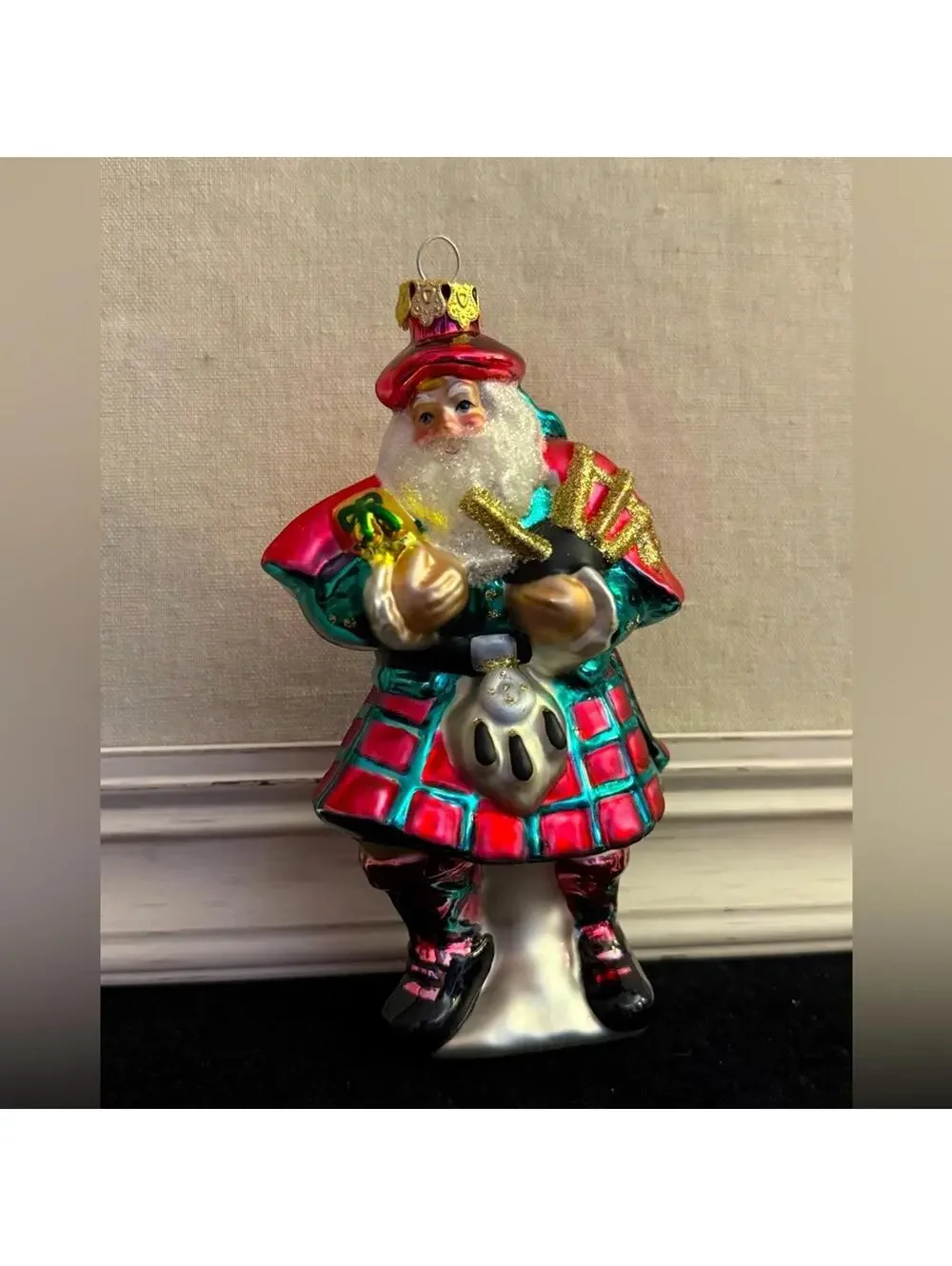 Christmas Scottish Santa hanging ornament w kilt, bagpipe, and presents. VINTAGE